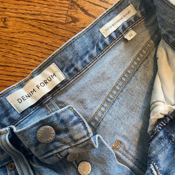 Aritzia Denim Forum Ex-Boyfriend Short - Picture 4 of 4